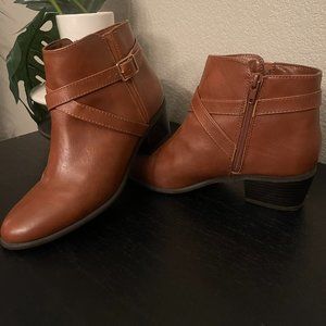 Karen Scott Ankle Boots size 7.5 Camel